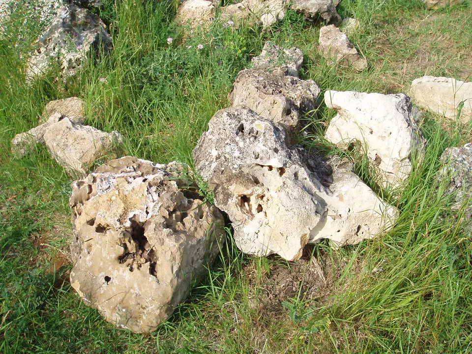 piskovyk oblytsyuvannya stiny rvanyy kamin 73