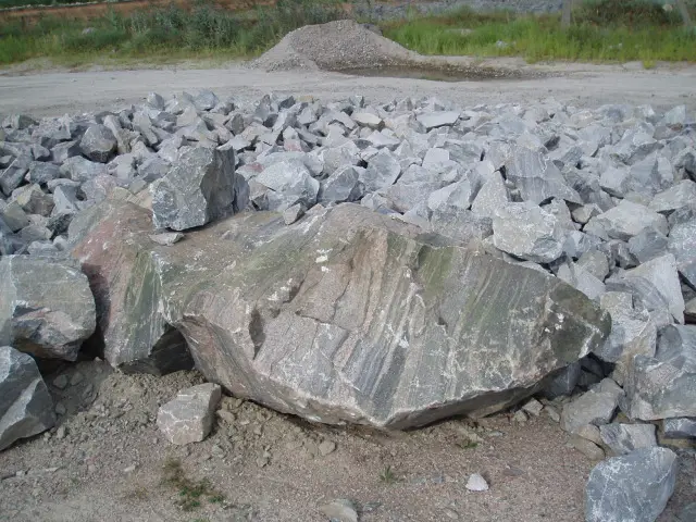 piskovyk plytka tortsovana 25